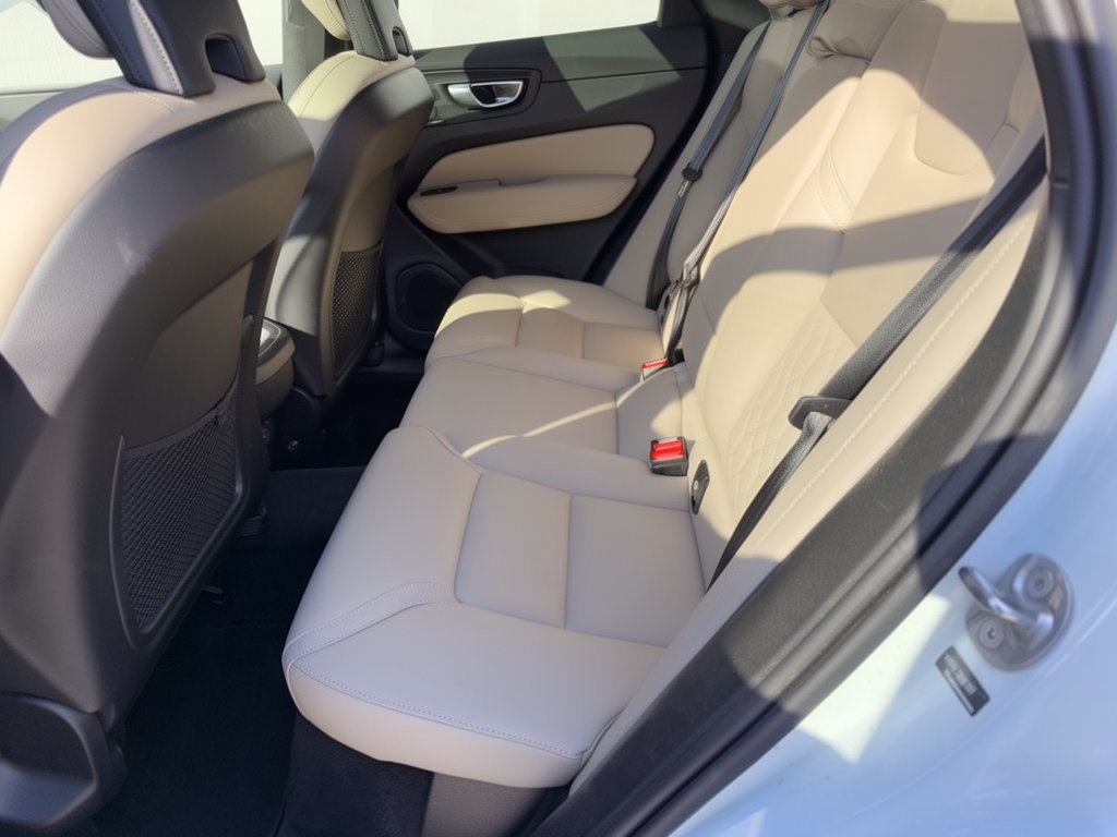 Certified 2026 Volvo XC60 B5 Plus AWD/4WD image 25