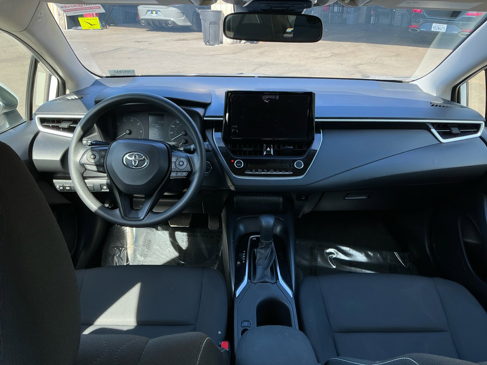 Used 2025 Toyota Corolla LE w/ Convenience Package image 17