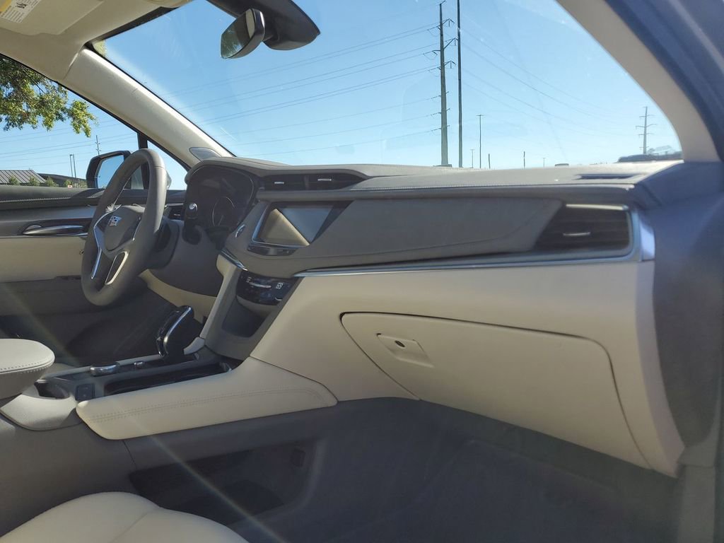 New 2025 Cadillac XT5 Premium Luxury w/ LPO, Floor Liner Package image 30