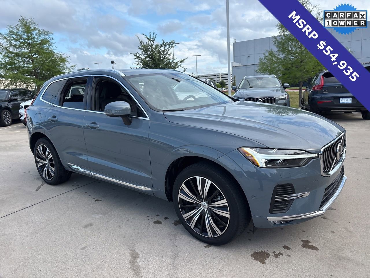 Certified 2023 Volvo XC60 B5 Plus w/ Climate Package image 3
