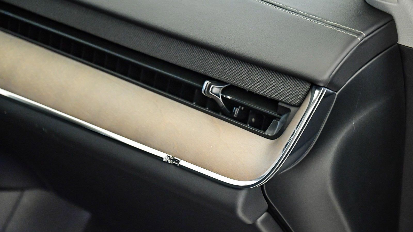 Certified 2025 Volvo EX90 Ultra image 18