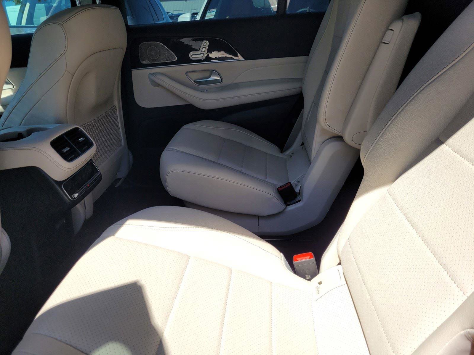 Used 2023 Mercedes-Benz GLS 450 4MATIC image 17