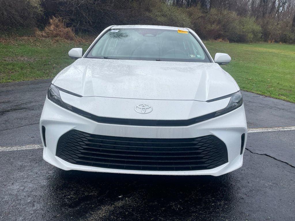 Used 2025 Toyota Camry LE FWD image 8