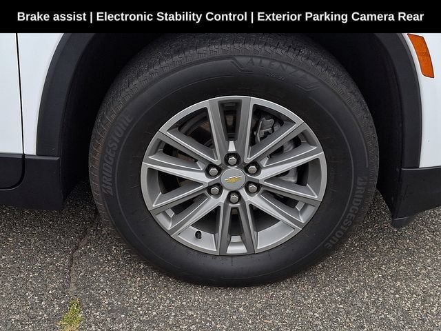Used 2023 Chevrolet Traverse LT AWD/4WD image 12