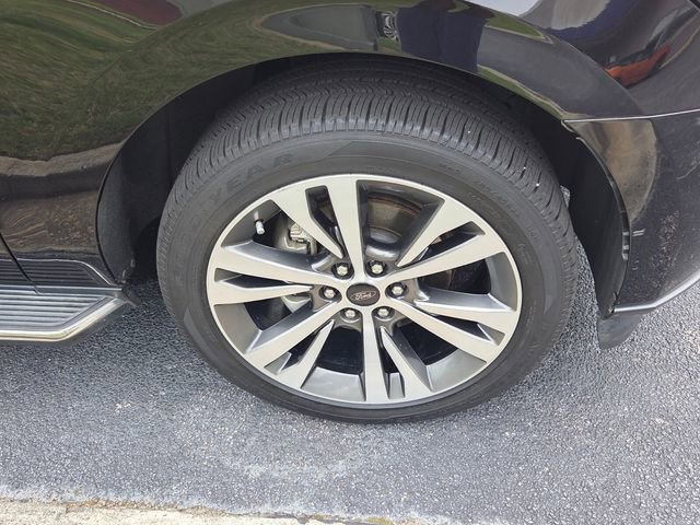 Used 2019 Ford Expedition XLT w/ Equipment Group 202A RWD image 18