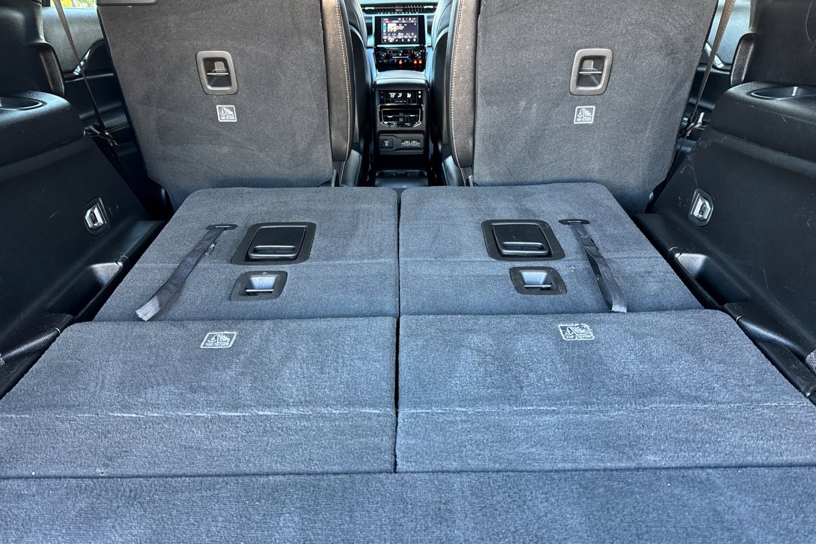 Used 2023 Jeep Grand Cherokee L Laredo image 15