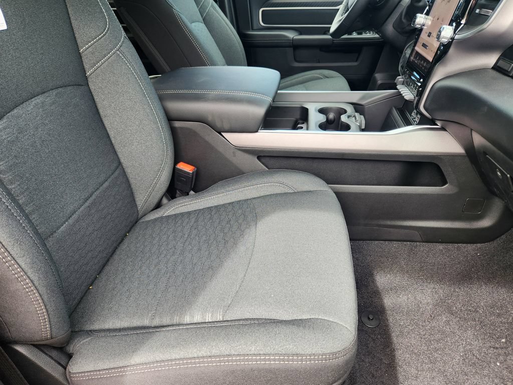 New 2026 RAM 2500 Big Horn AWD/4WD image 12