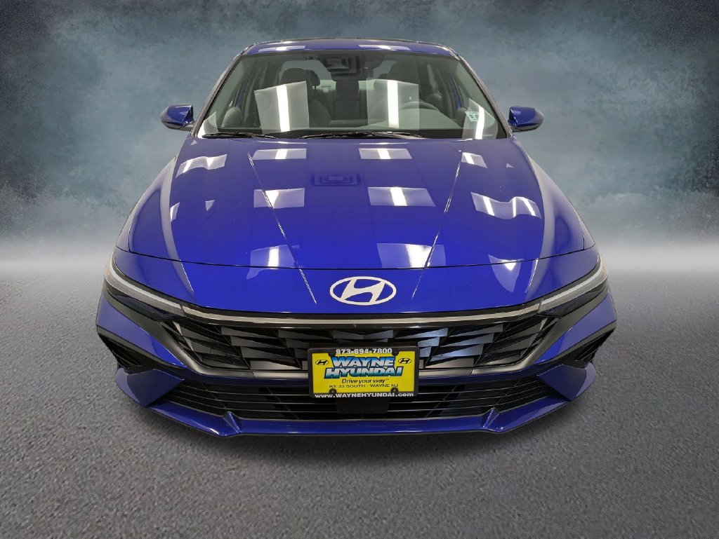 Certified 2025 Hyundai Elantra SEL w/ Cargo Package FWD image 2
