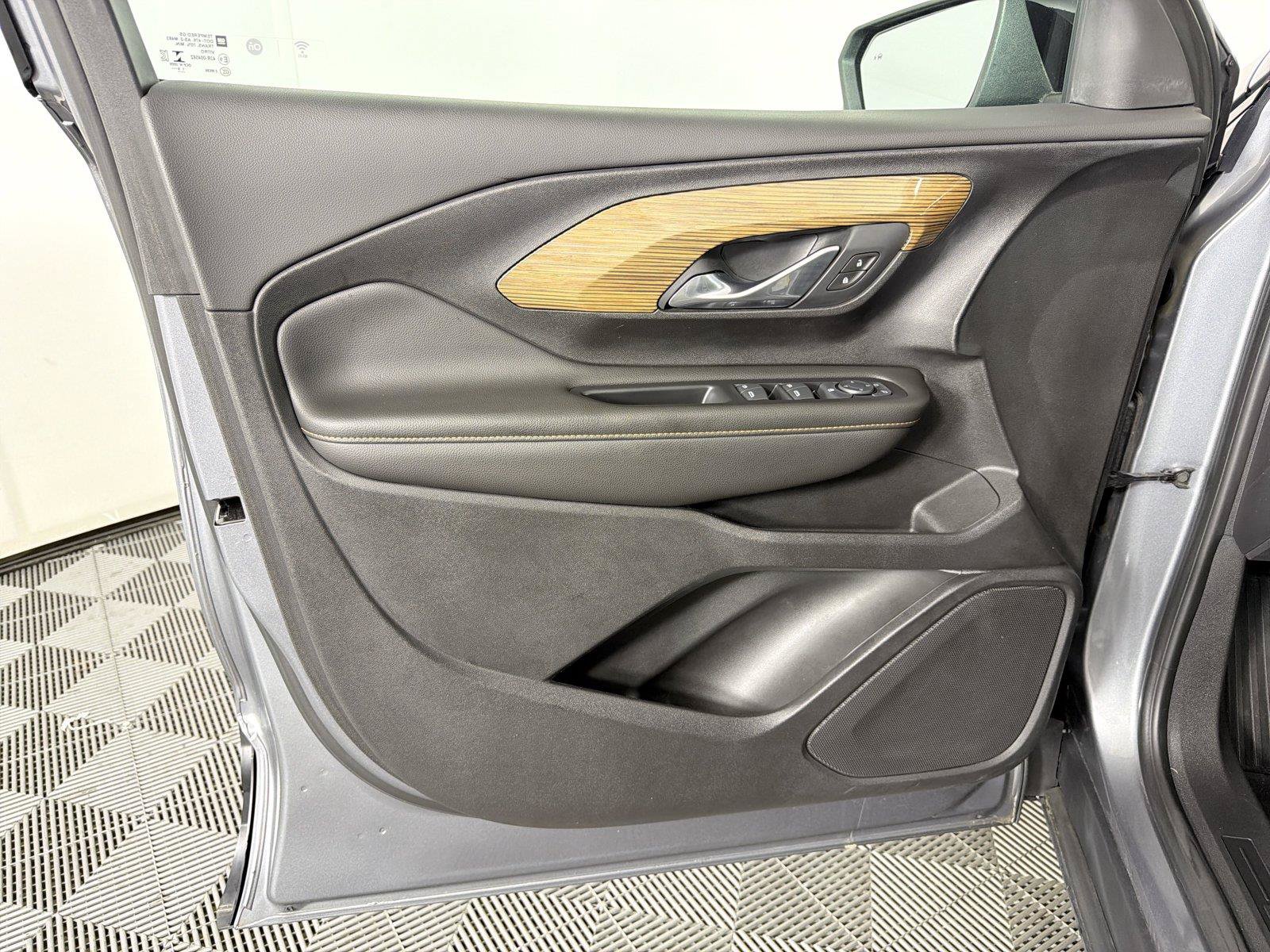 Certified 2020 GMC Terrain SLE w/ Driver Convenience Package FWD image 8