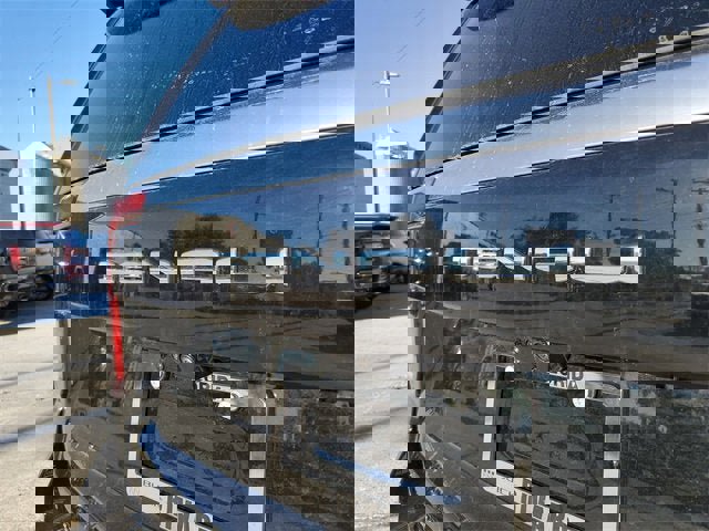 New 2025 GMC Yukon XL Denali w/ Denali Reserve Package image 9