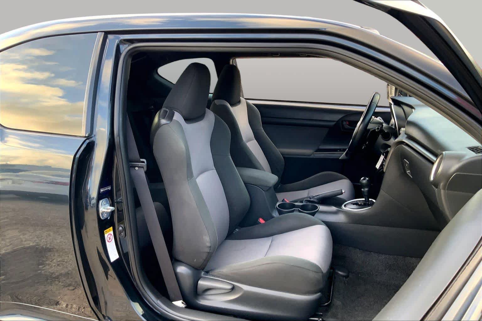 Used 2015 Scion tC FWD image 8