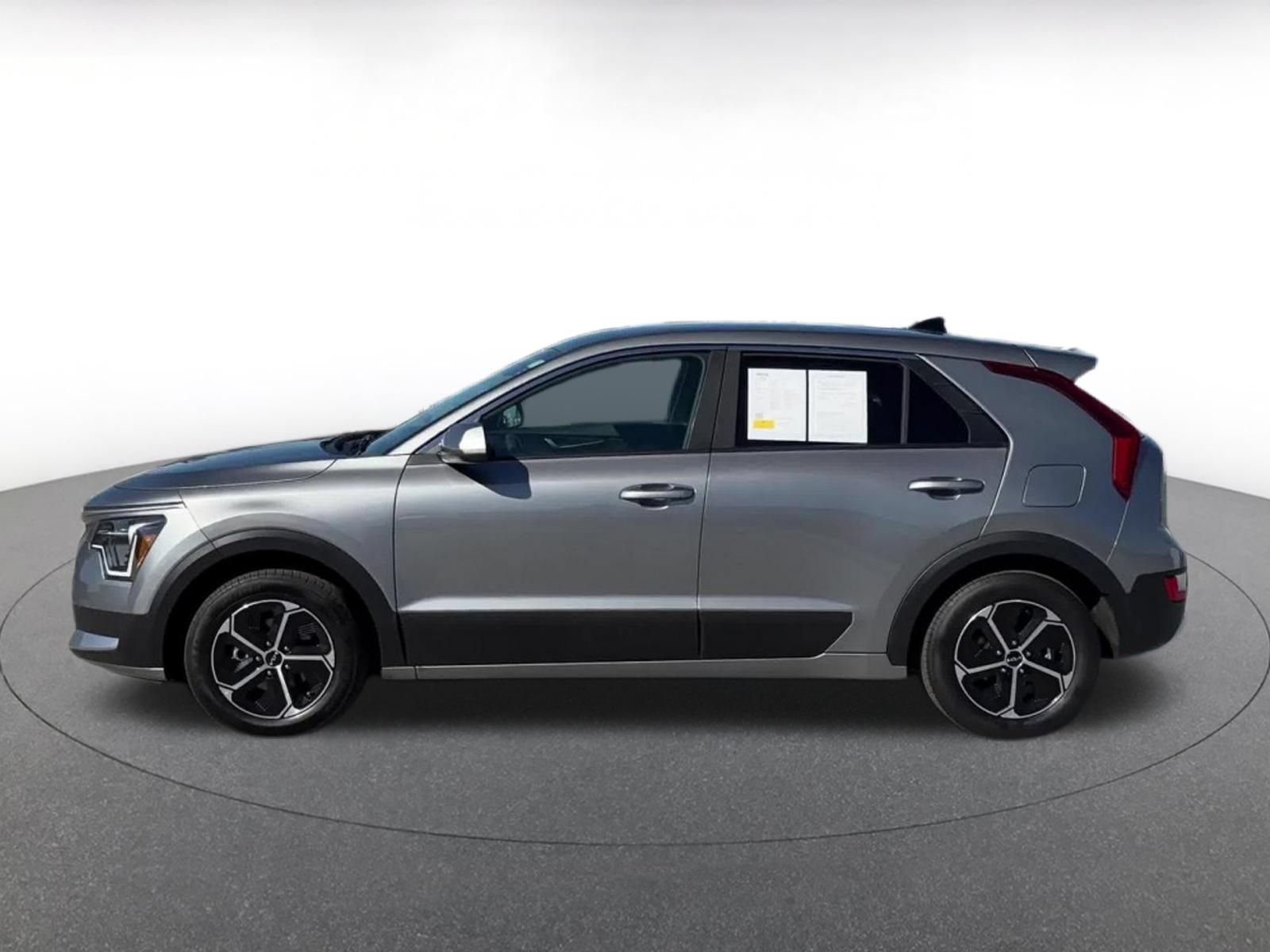 Used 2026 Kia Niro LX FWD image 9