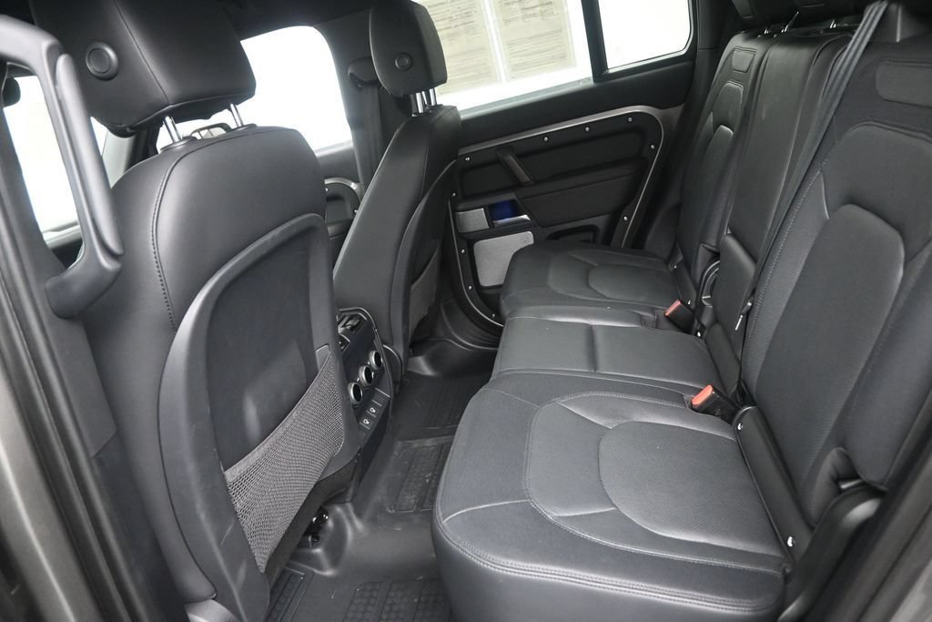 Used 2024 Land Rover Defender 130 X-Dynamic SE AWD/4WD image 14