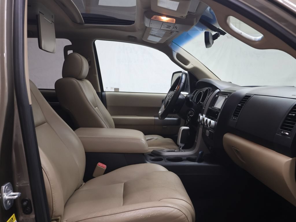 Used 2017 Toyota Sequoia Limited w/ Safety & Convenience Package RWD image 9