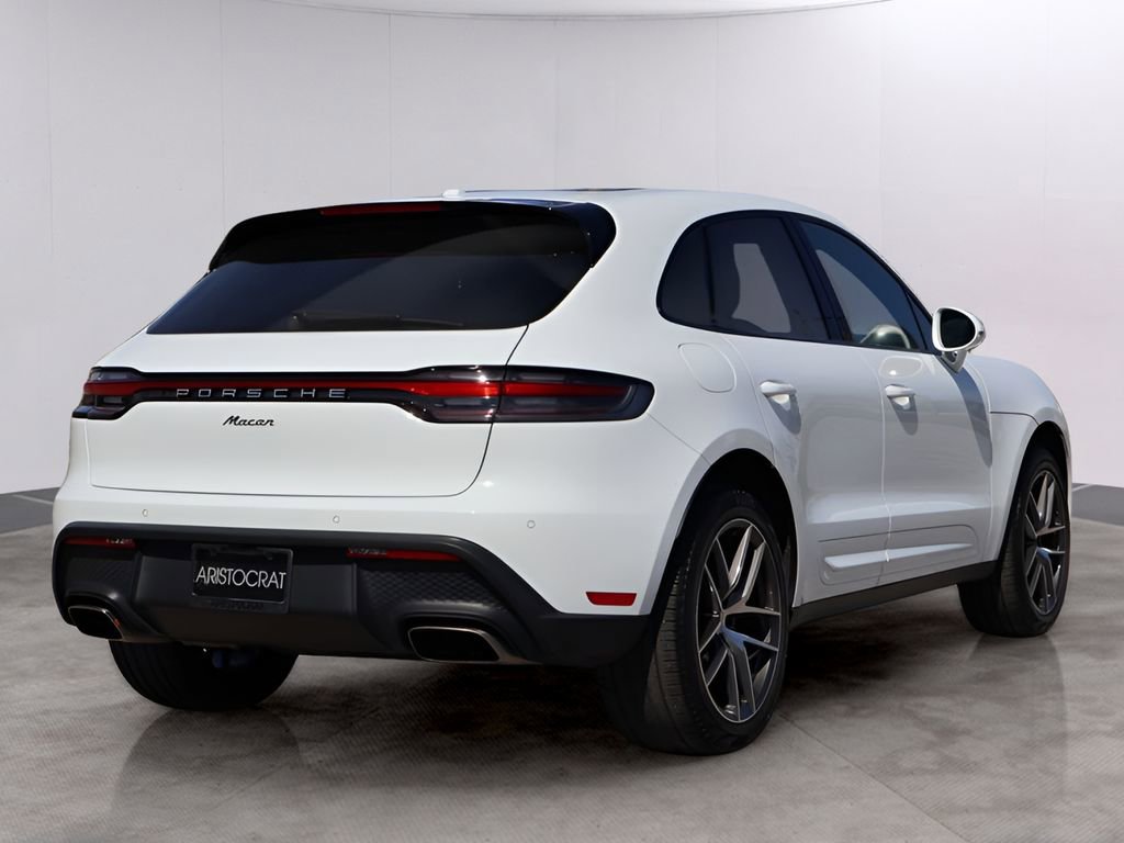 Certified 2023 Porsche Macan image 8
