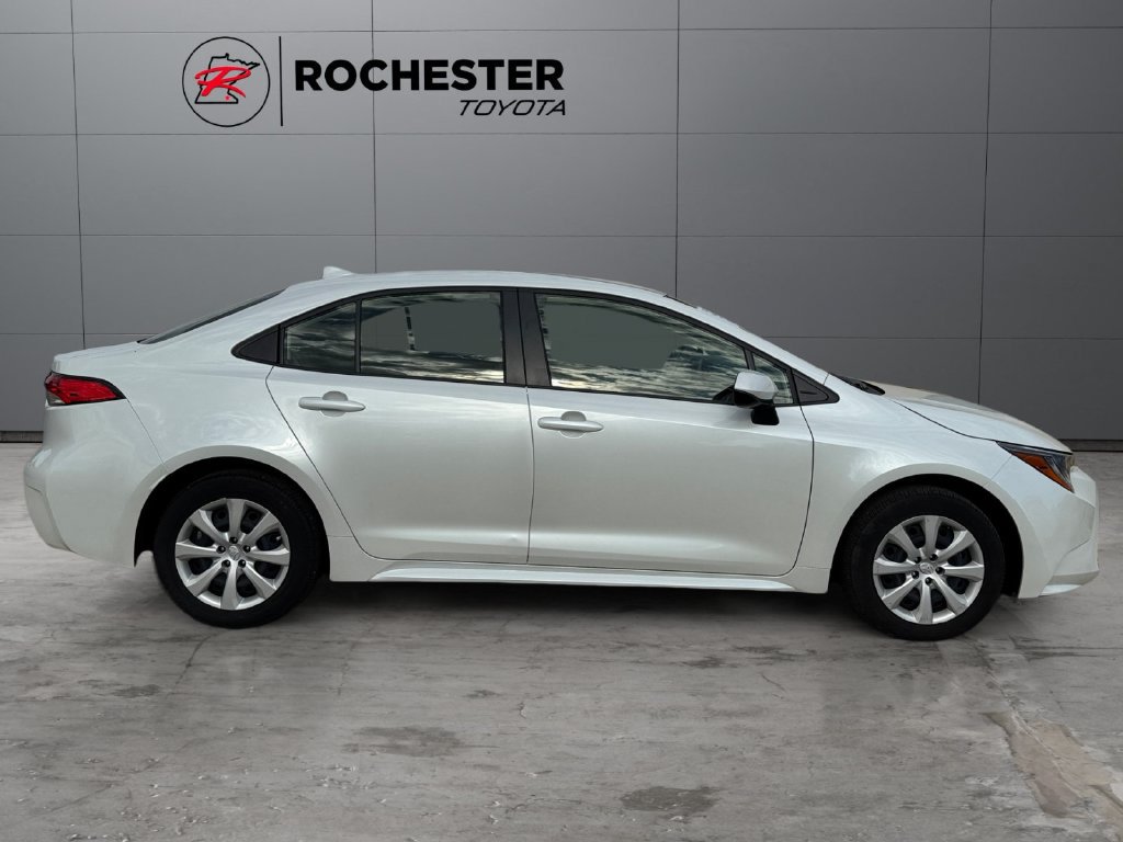 Used 2023 Toyota Corolla LE w/ Carpet Mat Package (TMS) FWD image 6