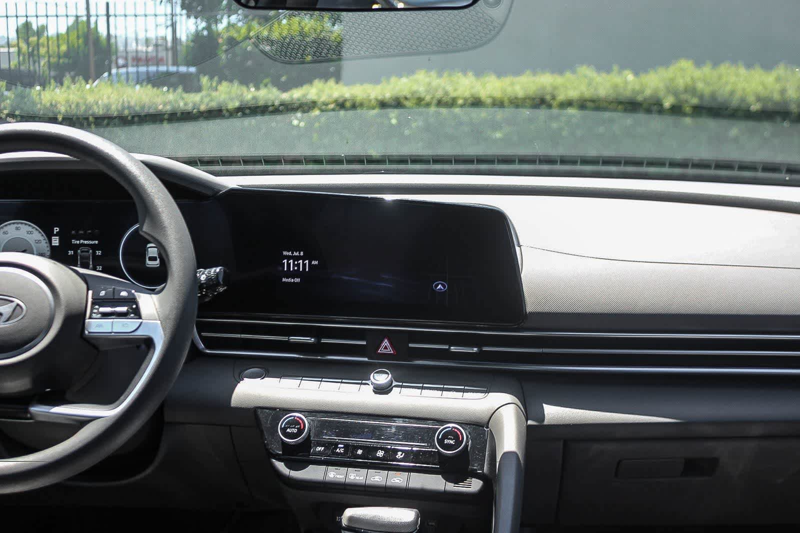 Certified 2024 Hyundai Elantra SEL FWD image 17