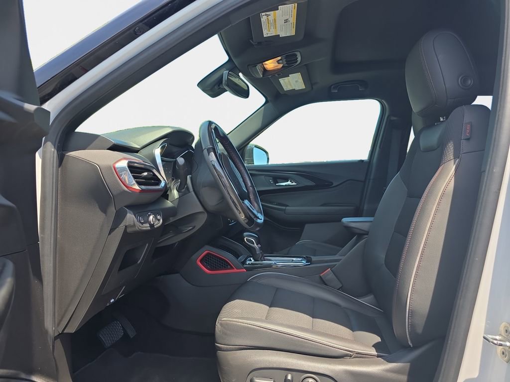 Used 2021 Chevrolet TrailBlazer RS w/ Sun and Liftgate Package FWD image 12