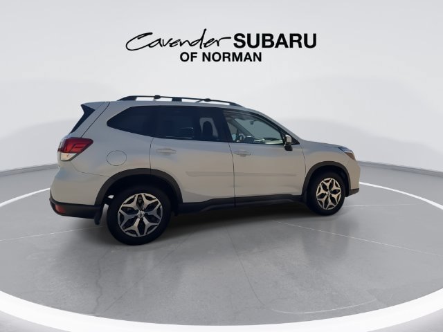Used 2021 Subaru Forester Premium AWD/4WD image 2