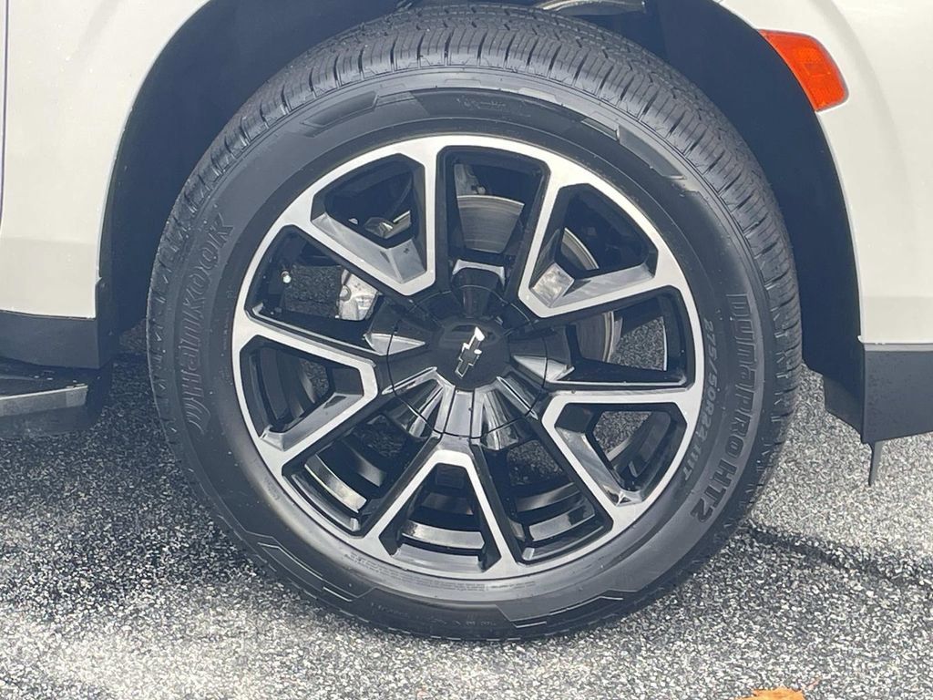 Used 2023 Chevrolet Suburban RST image 10