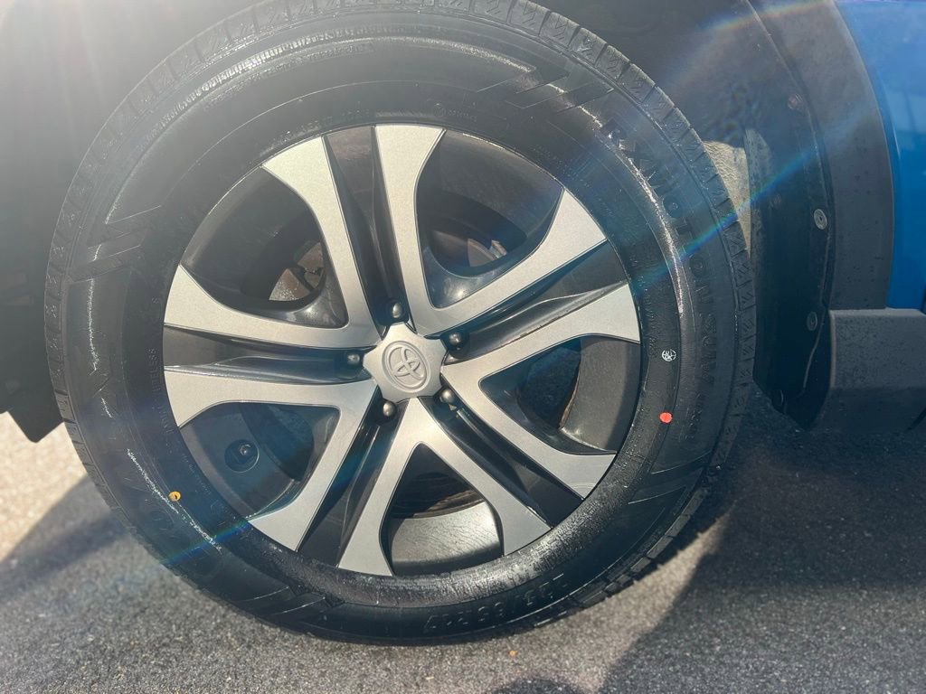 Used 2017 Toyota RAV4 LE w/ Carpet Mat Package AWD/4WD image 6