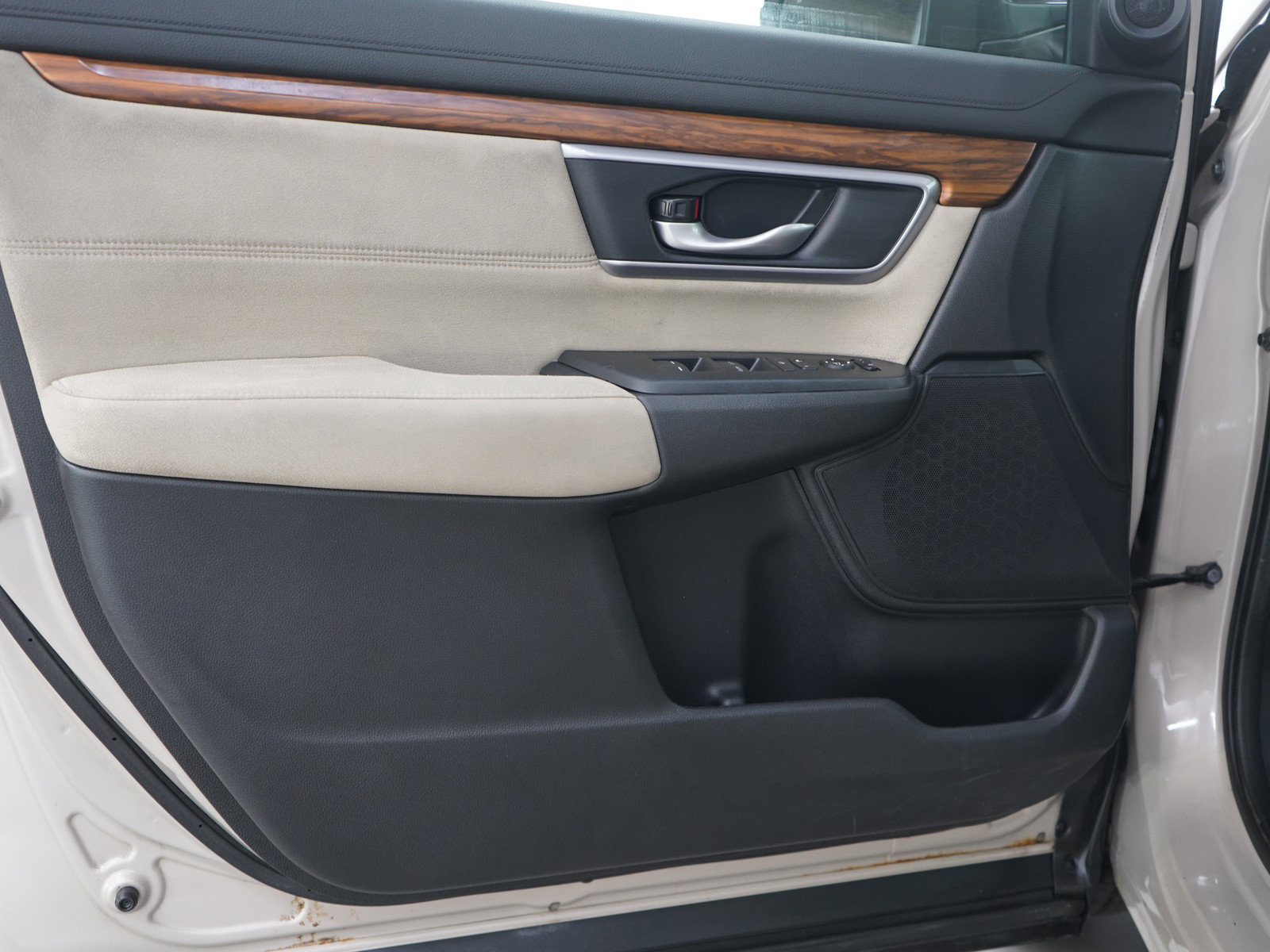 Used 2017 Honda CR-V EX image 18