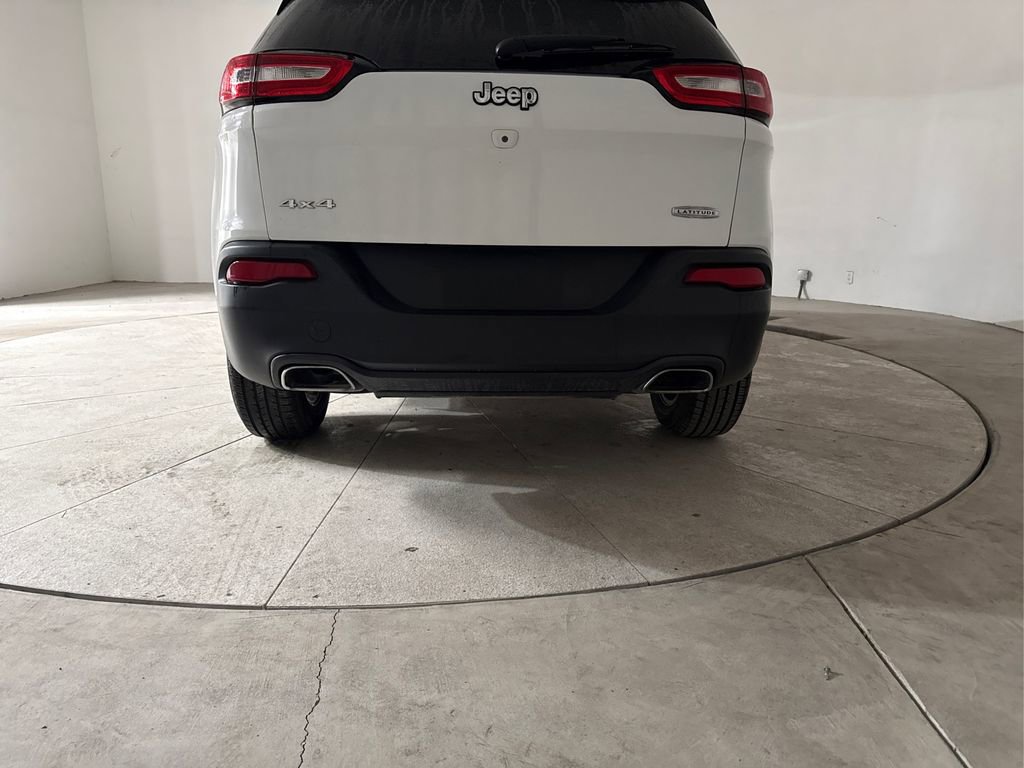 Used 2018 Jeep Cherokee Latitude image 23