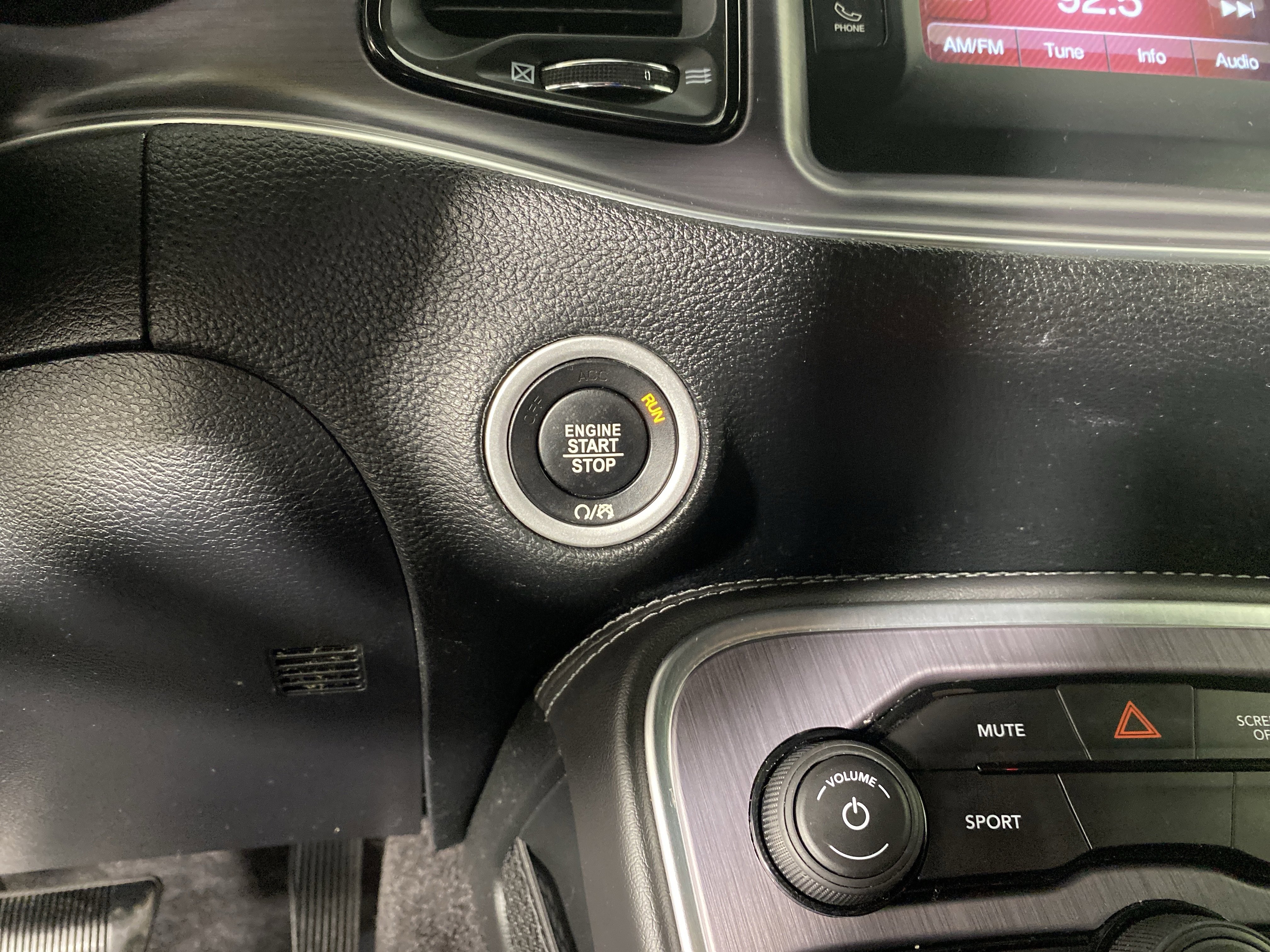 Used 2017 Dodge Challenger R/T image 23