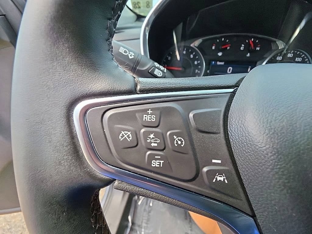 Used 2023 Chevrolet Equinox LT AWD/4WD image 16