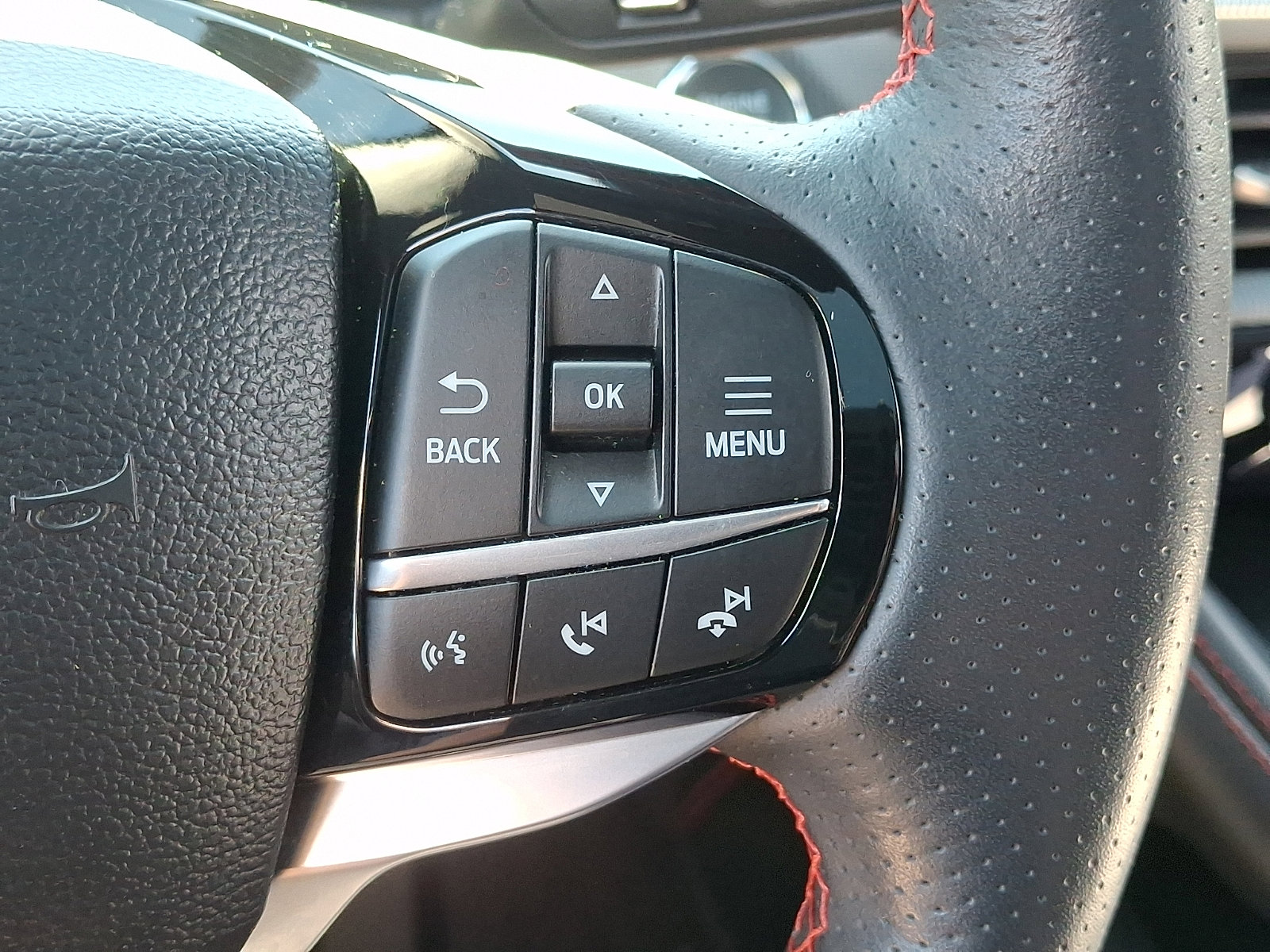 Used 2025 Ford Explorer ST-Line AWD/4WD image 29