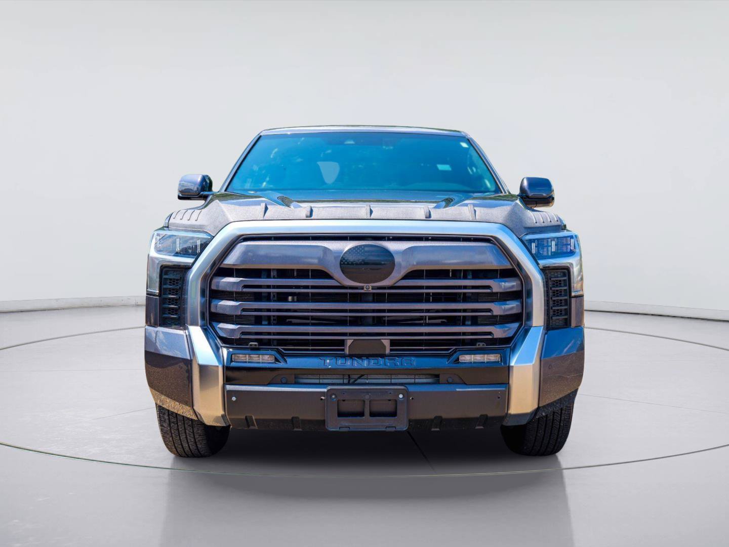 Used 2025 Toyota Tundra Limited AWD/4WD image 3
