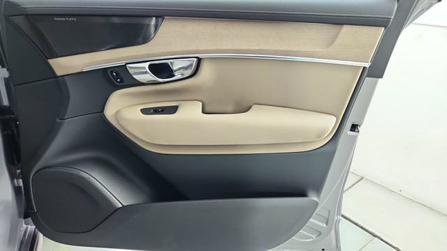 New 2026 Volvo XC90 B6 Plus w/ Protection Package Premier AWD/4WD image 40