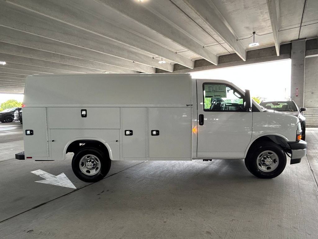 New 2026 Chevrolet Express 3500 w/ Power Convenience Package RWD image 7