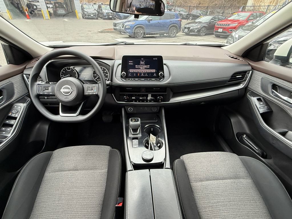 Used 2023 Nissan Rogue SV AWD/4WD image 11