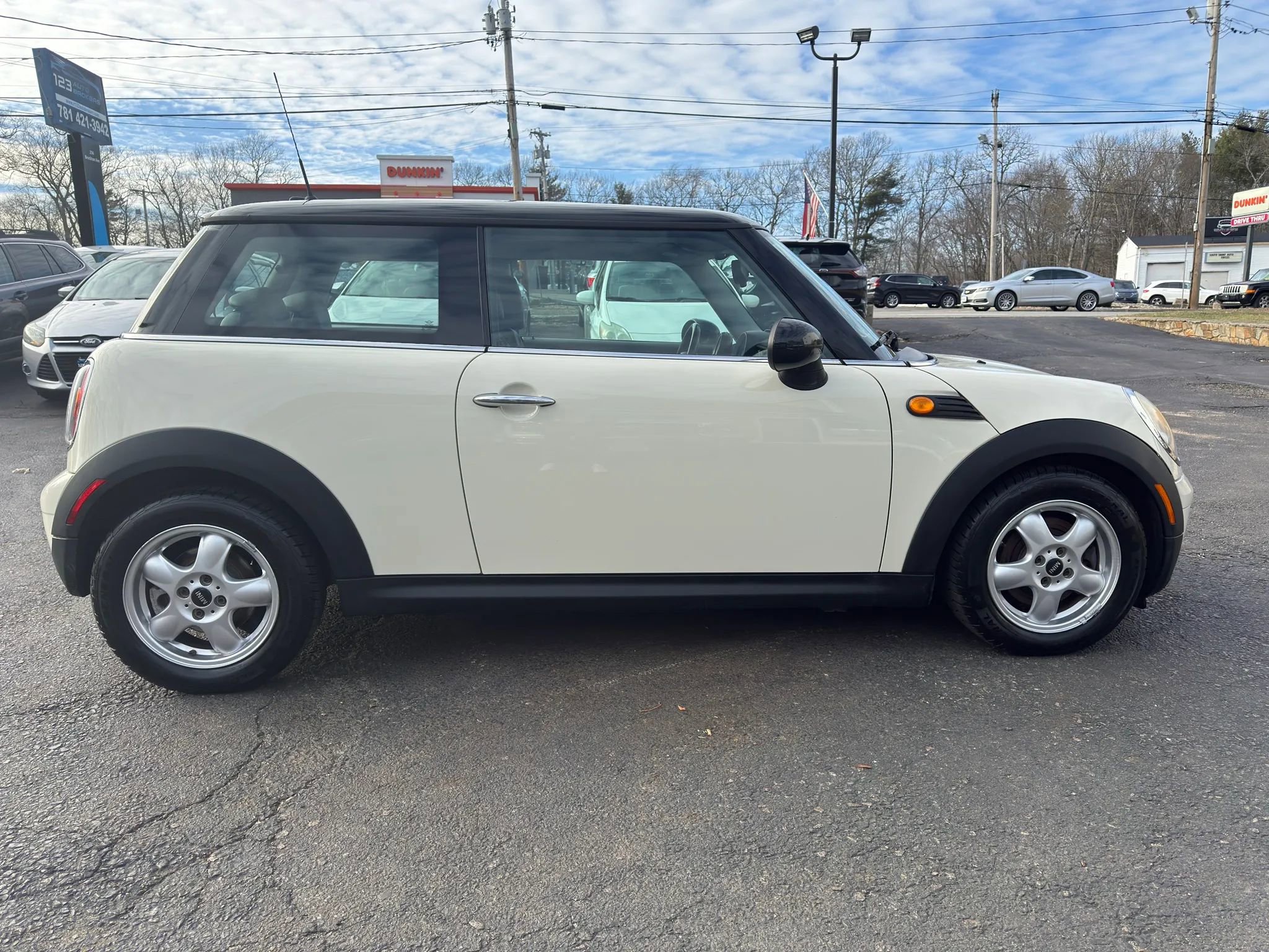 Used 2010 MINI Cooper Hardtop image 8