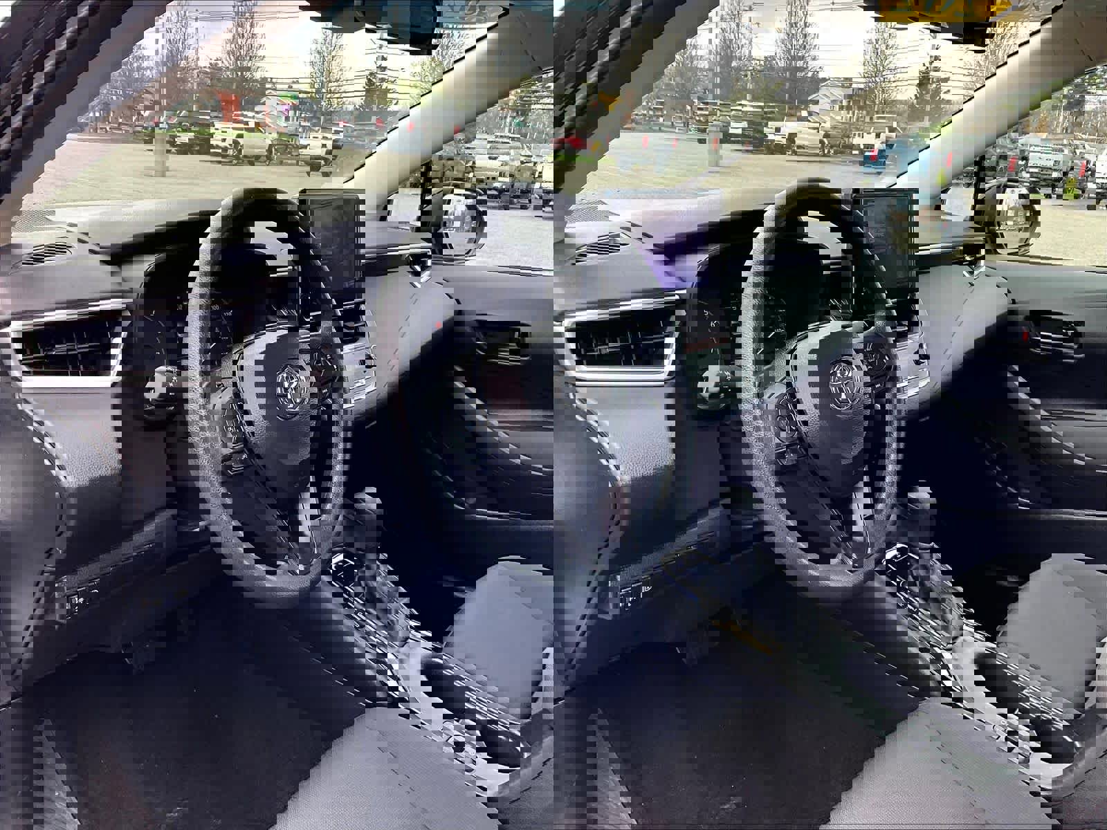 Used 2025 Toyota Corolla LE image 8