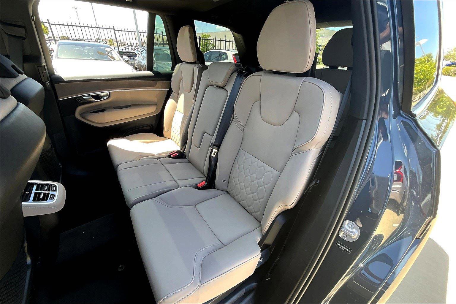 New 2026 Volvo XC90 B6 Plus w/ Protection Package Premier image 15