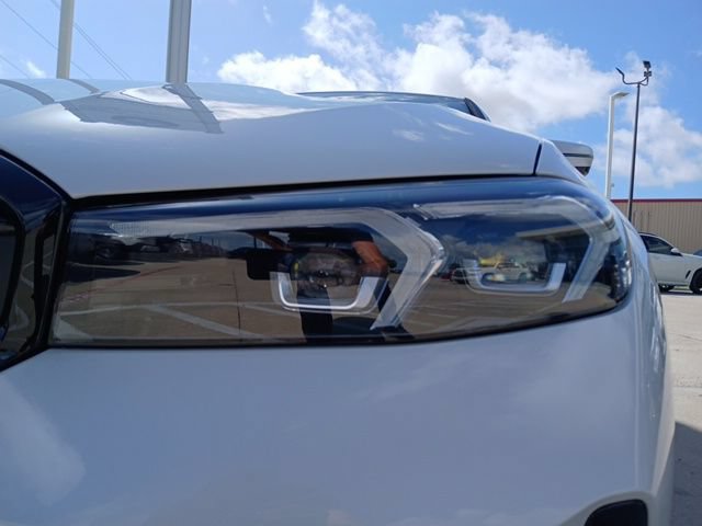 New 2026 BMW 330i Sedan w/ M Sport Package RWD image 4