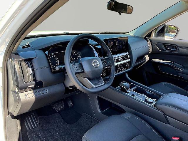 Certified 2026 Nissan Pathfinder SV AWD/4WD image 17