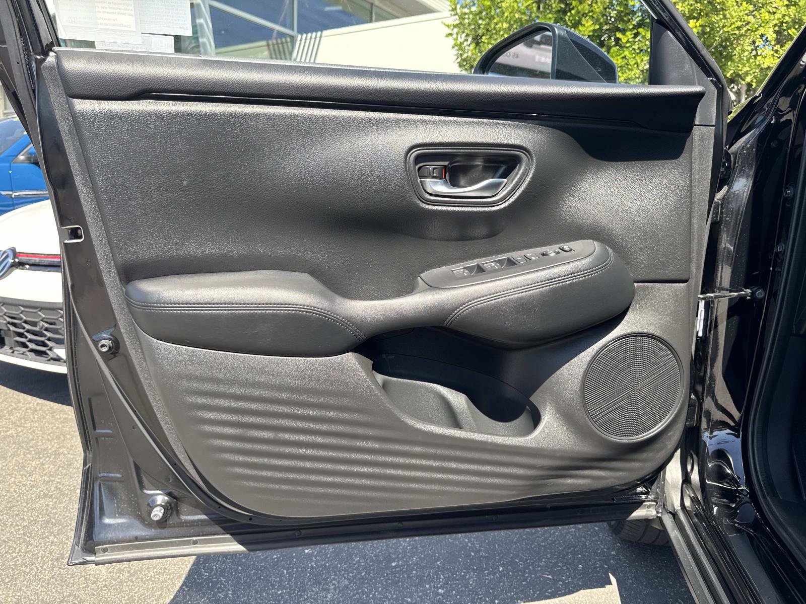 Used 2023 Honda HR-V LX image 19