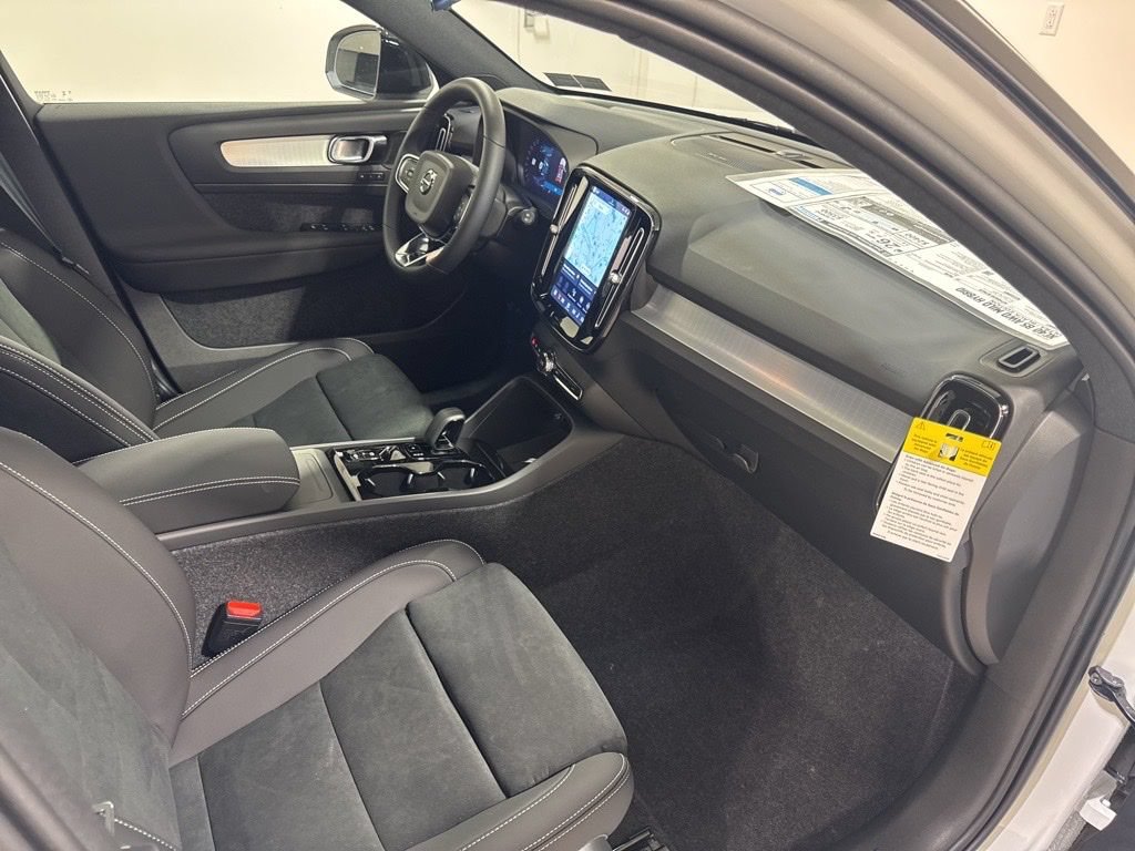 New 2026 Volvo XC40 B5 Ultra w/ Climate Package AWD/4WD image 27