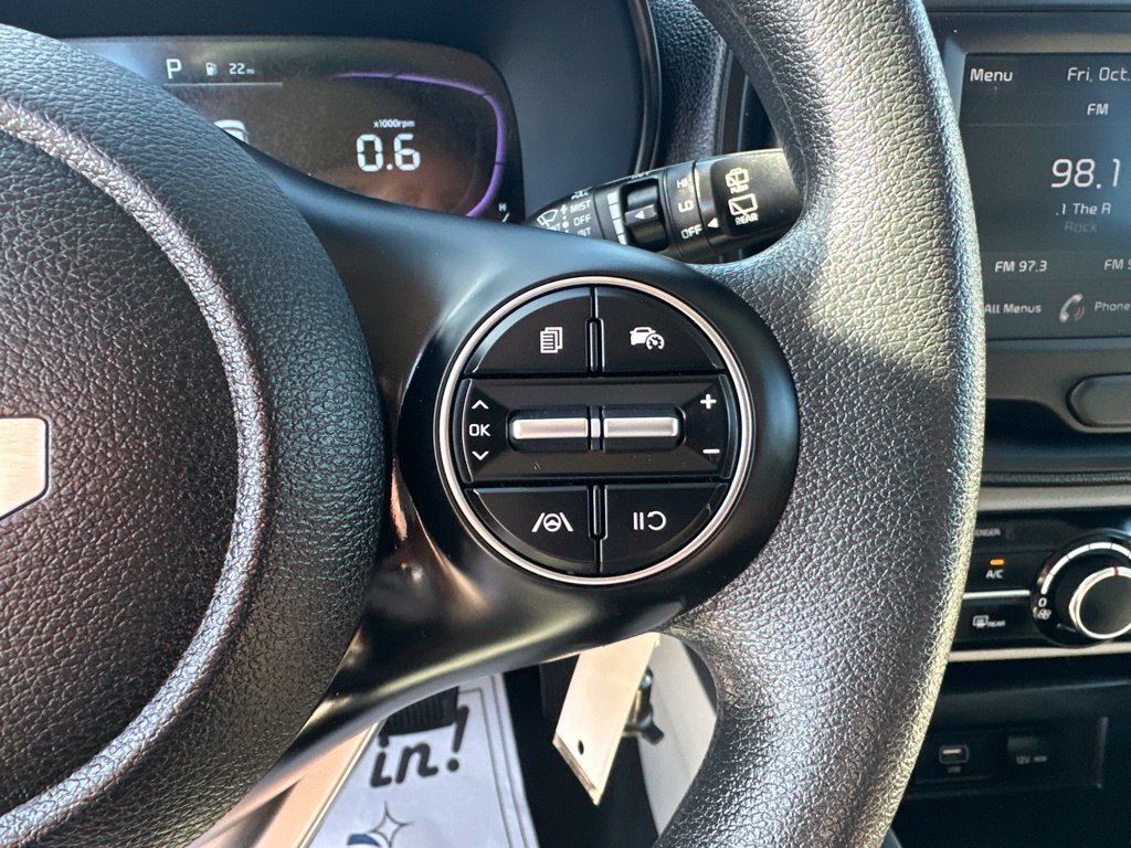 Used 2025 Kia Soul LX w/ LX Technology Package FWD image 16