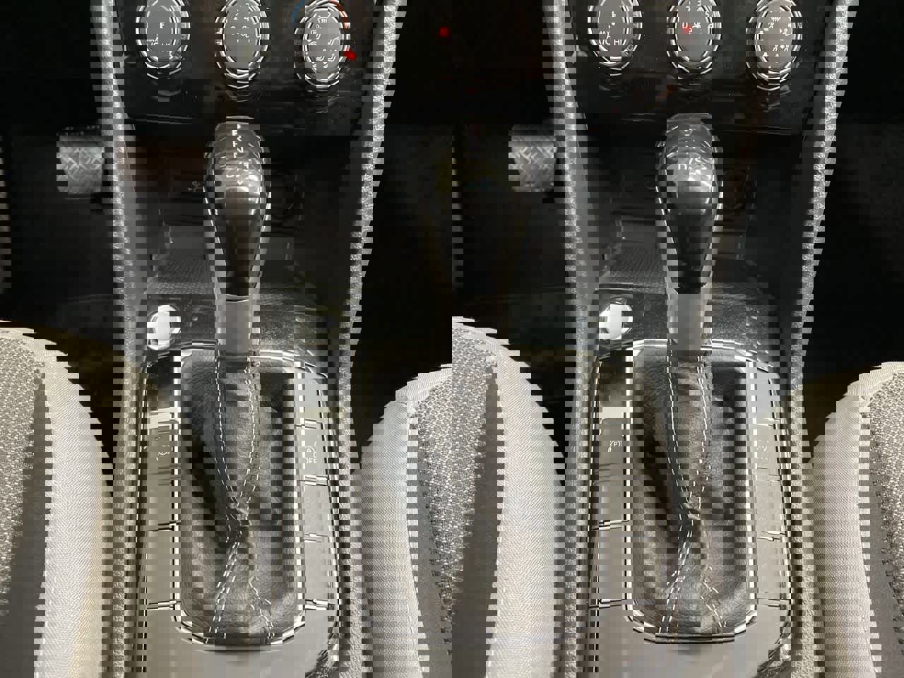 Used 2024 Volkswagen Taos S image 27