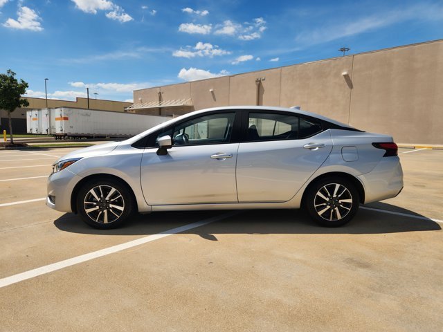 Used 2025 Nissan Versa SV FWD image 4