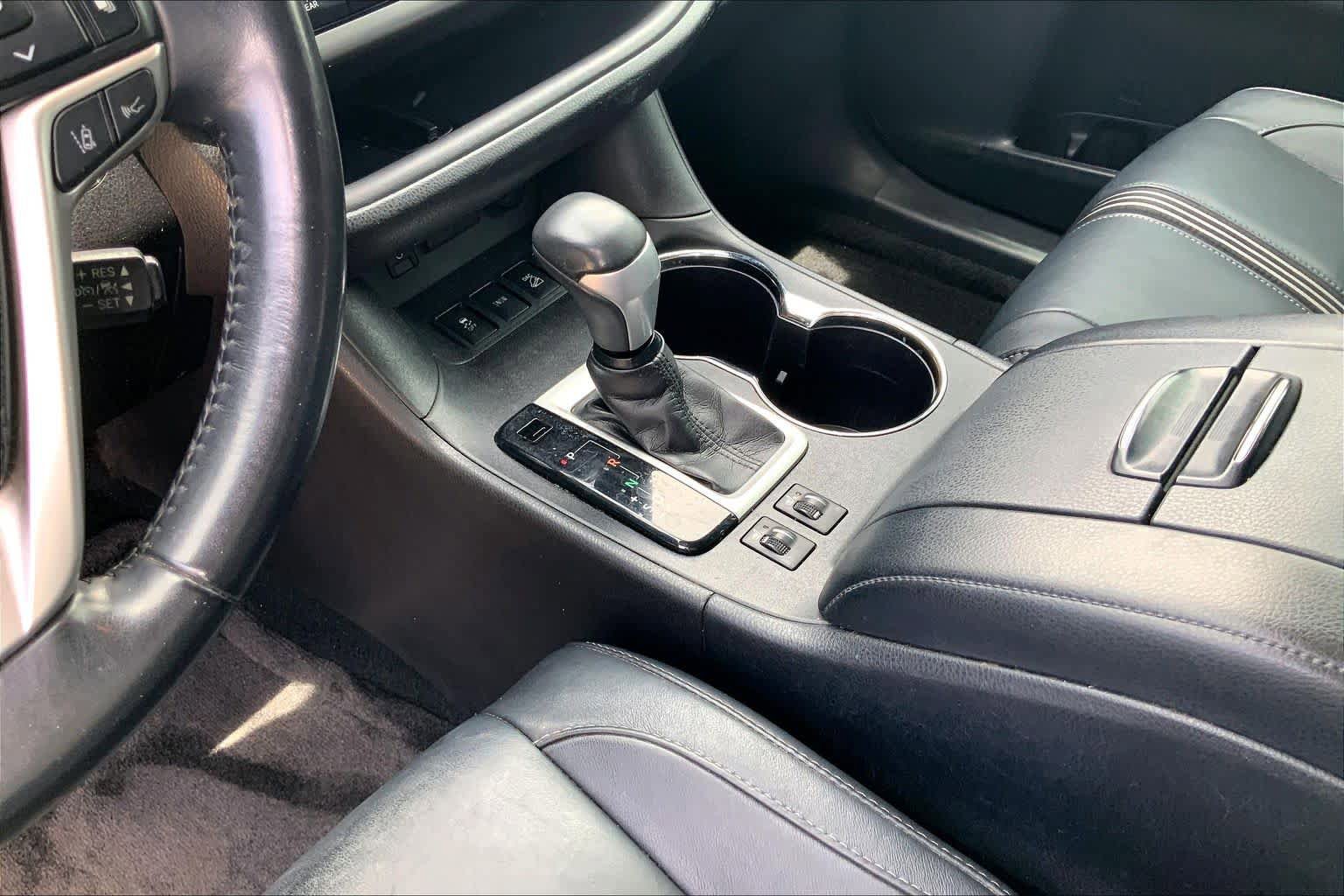 Used 2017 Toyota Highlander SE AWD/4WD image 17