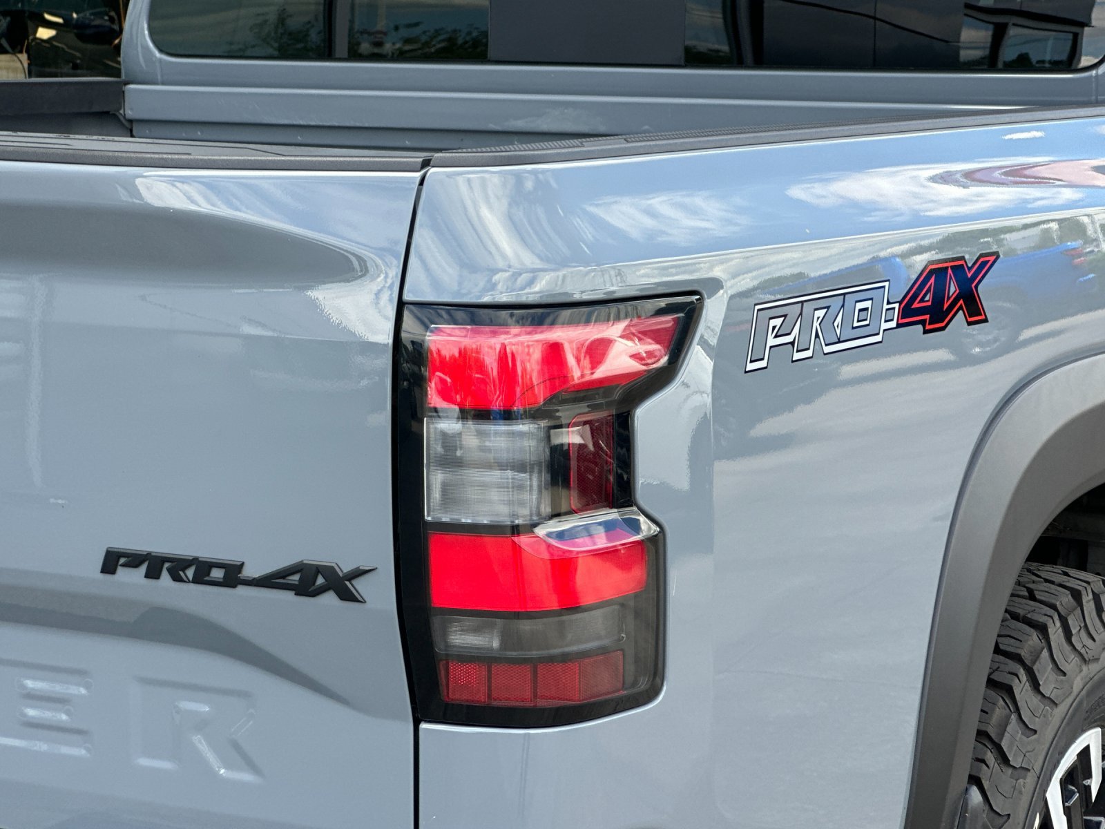 Used 2024 Nissan Frontier PRO-4X w/ Technology Package AWD/4WD image 24