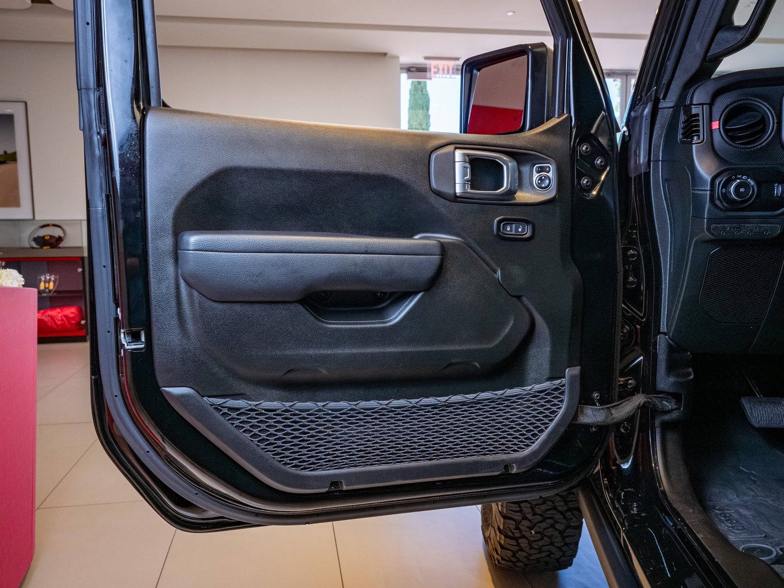 Used 2024 Jeep Wrangler Unlimited Rubicon image 8