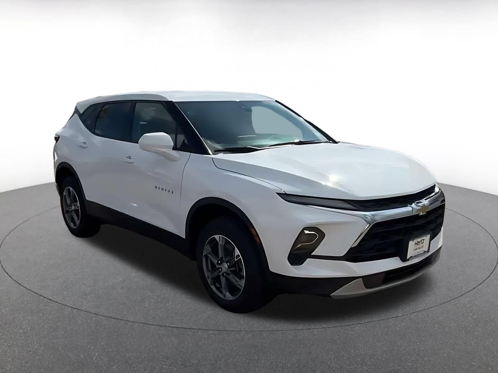 Used 2026 Chevrolet Blazer LT FWD image 3