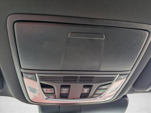 Used 2025 Acura RDX SH-AWD image 16