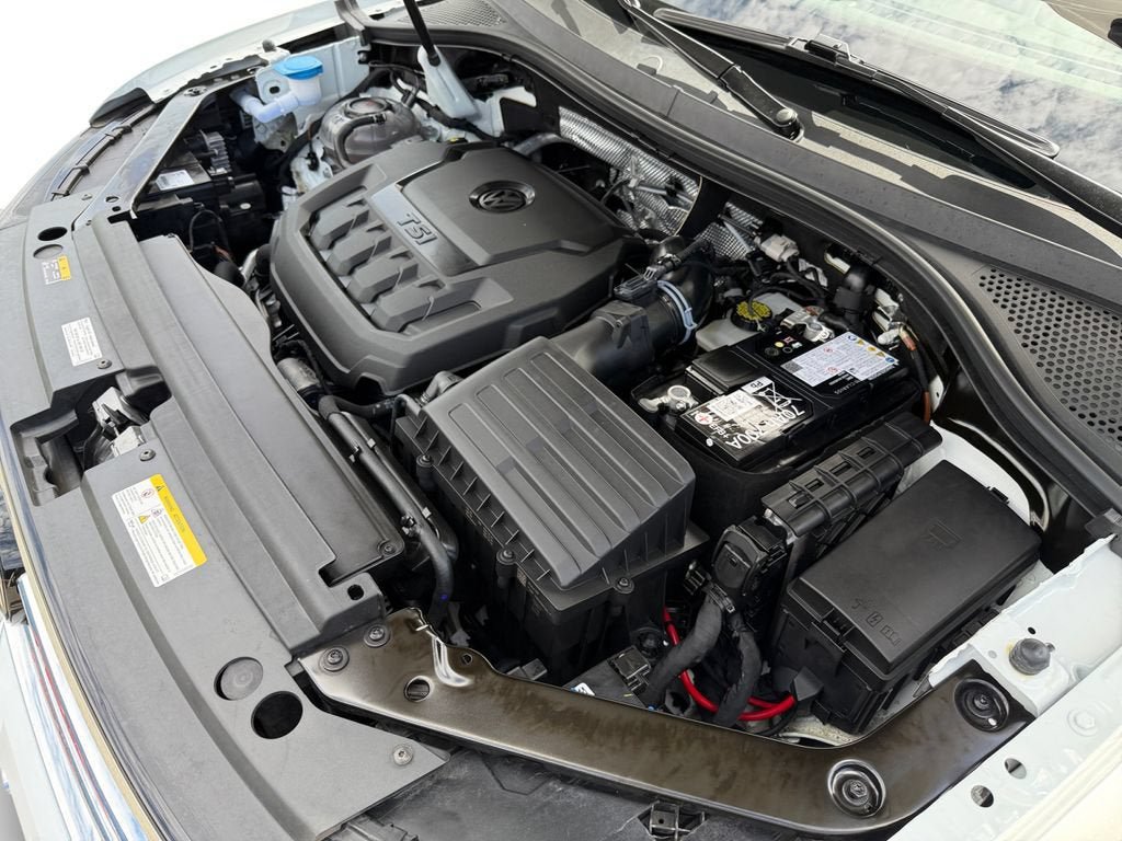 Used 2024 Volkswagen Tiguan SEL R-Line AWD/4WD image 30